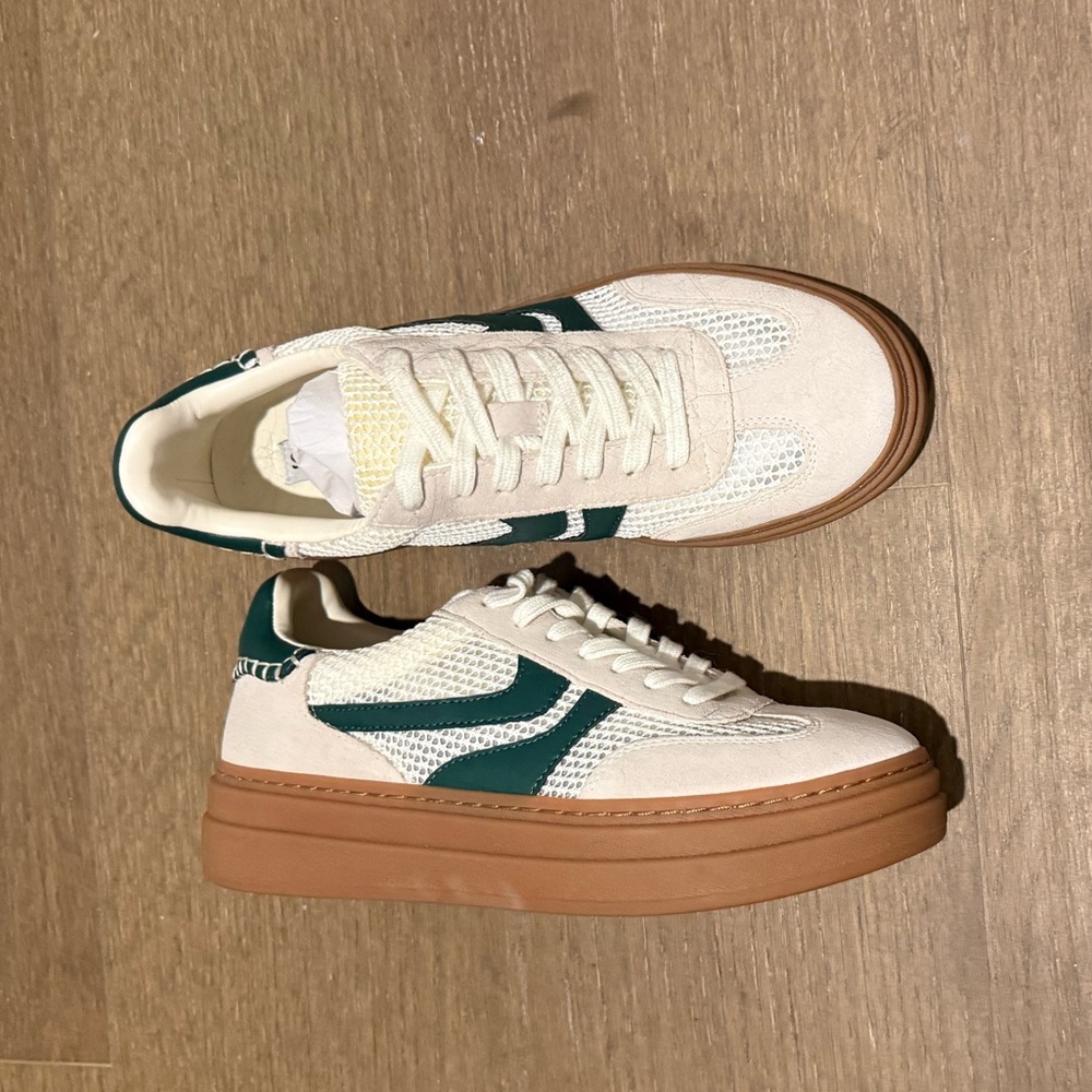 Steve Madden Dodge - Green and White